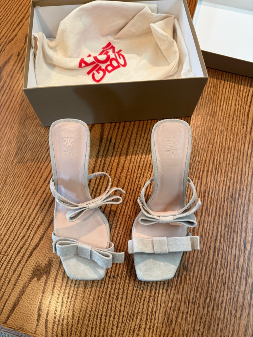 Gia Borghini Bow Sandal High Heel in Light Tan NWT - Picture 6 of 6